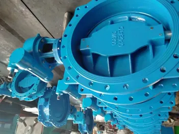 Comhla Féileacán Comhlárnacha Dúbailte Flanged